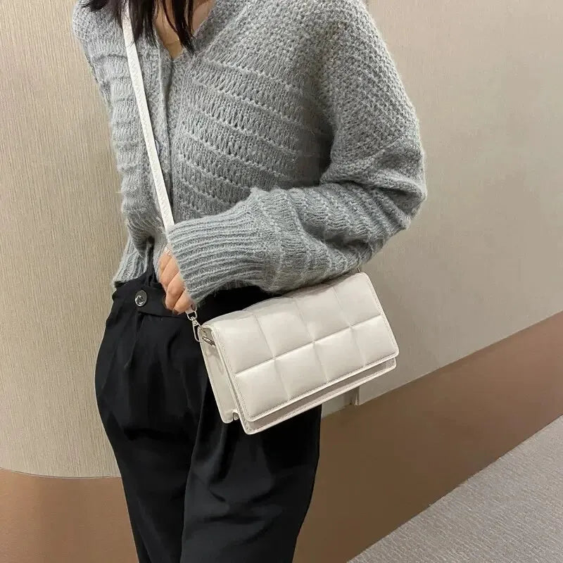 Bolsa Feminina Xadrez em PU
