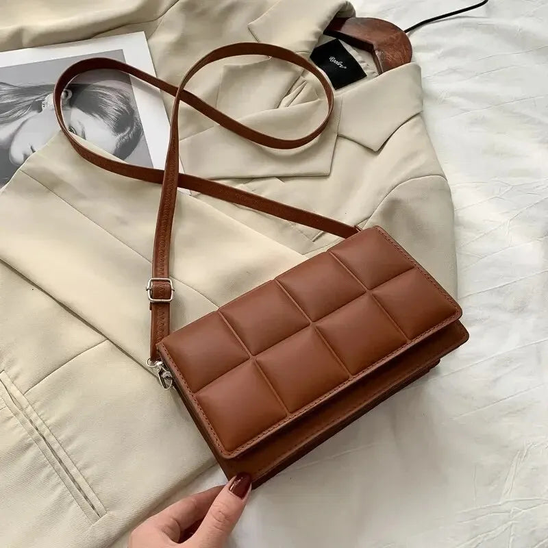 Bolsa Feminina Xadrez em PU
